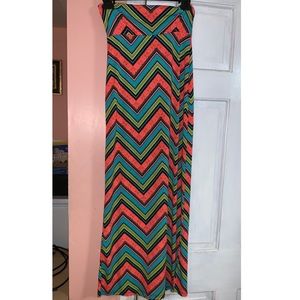 Patterned maxi skirt